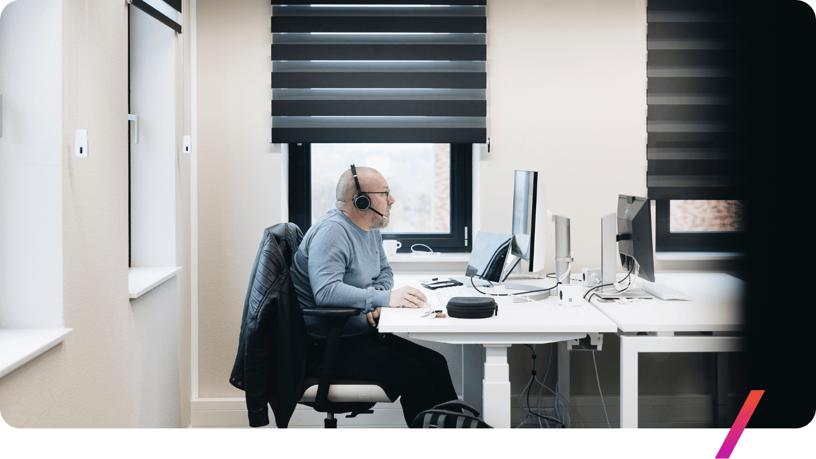 Van service naar sales het contact center als commerciële groeimotor (header).png Van service naar sales het contact center als commerciële groeimotor (header).png