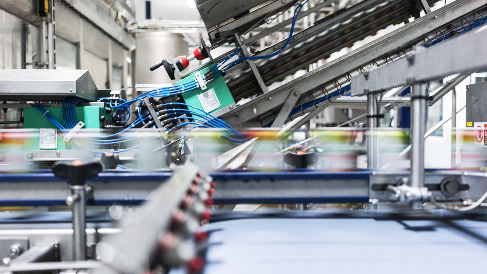 how manufacturers can digitize their operations and stay ahead of the competition_hero.jpg how manufacturers can digitize their operations and stay ahead of the competition_hero.jpg