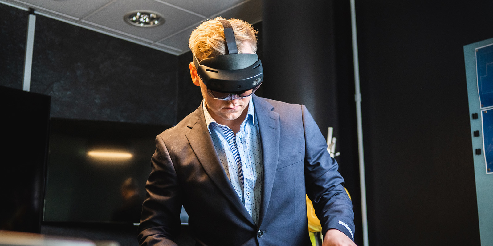 virtuaalinen-todellisuus-etahuolto-ja-hololenssit.jpg virtuaalinen-todellisuus-etahuolto-ja-hololenssit.jpg